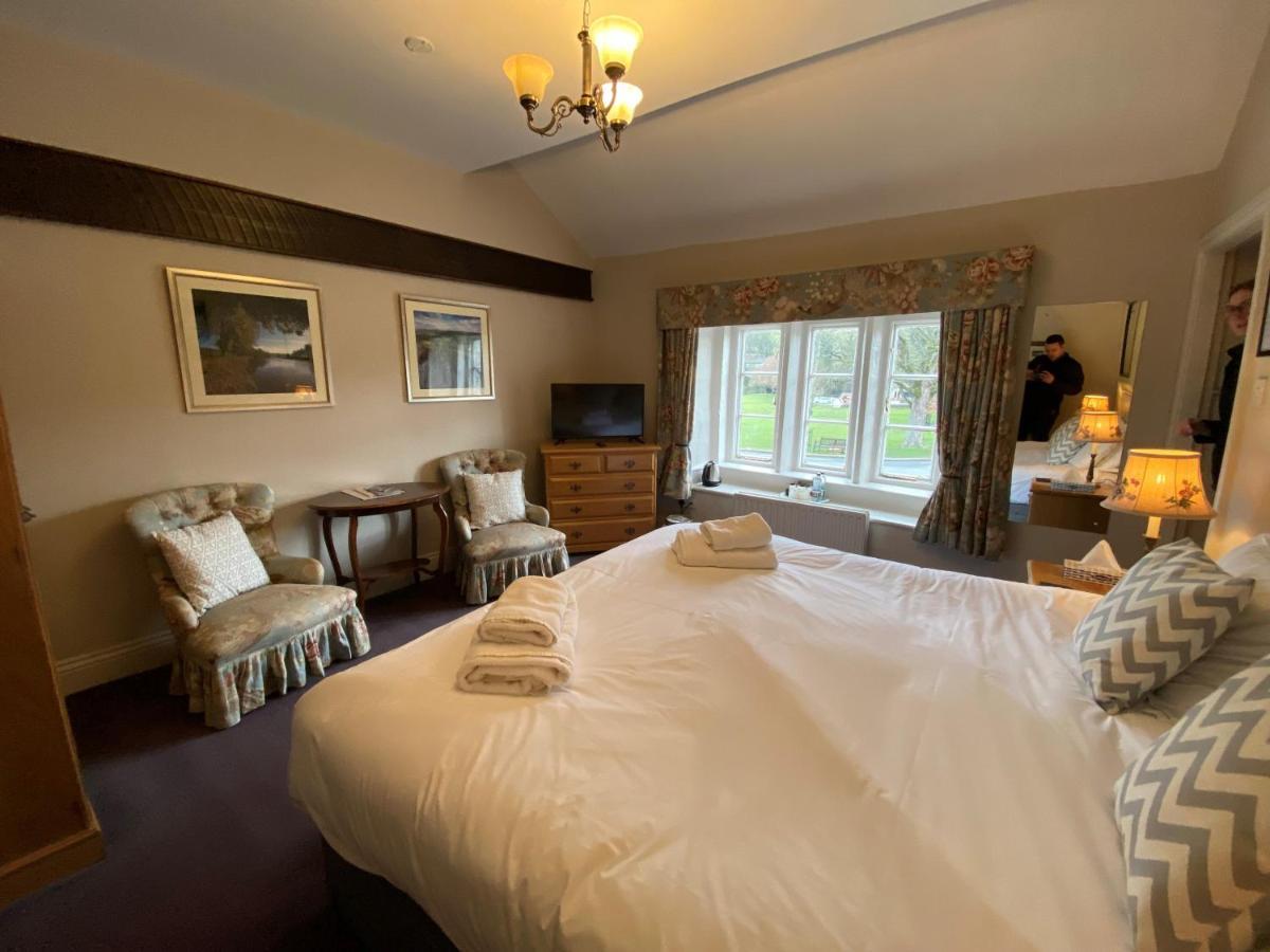 The Red Lion & Manor House Hotel Burnsall Buitenkant foto