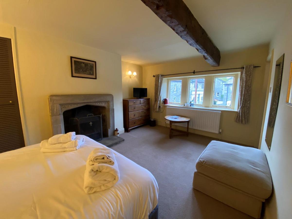 The Red Lion & Manor House Hotel Burnsall Buitenkant foto