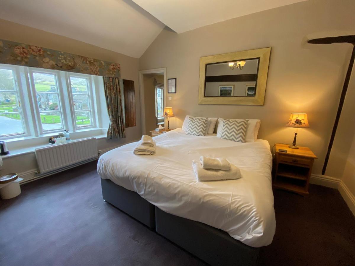 The Red Lion & Manor House Hotel Burnsall Buitenkant foto
