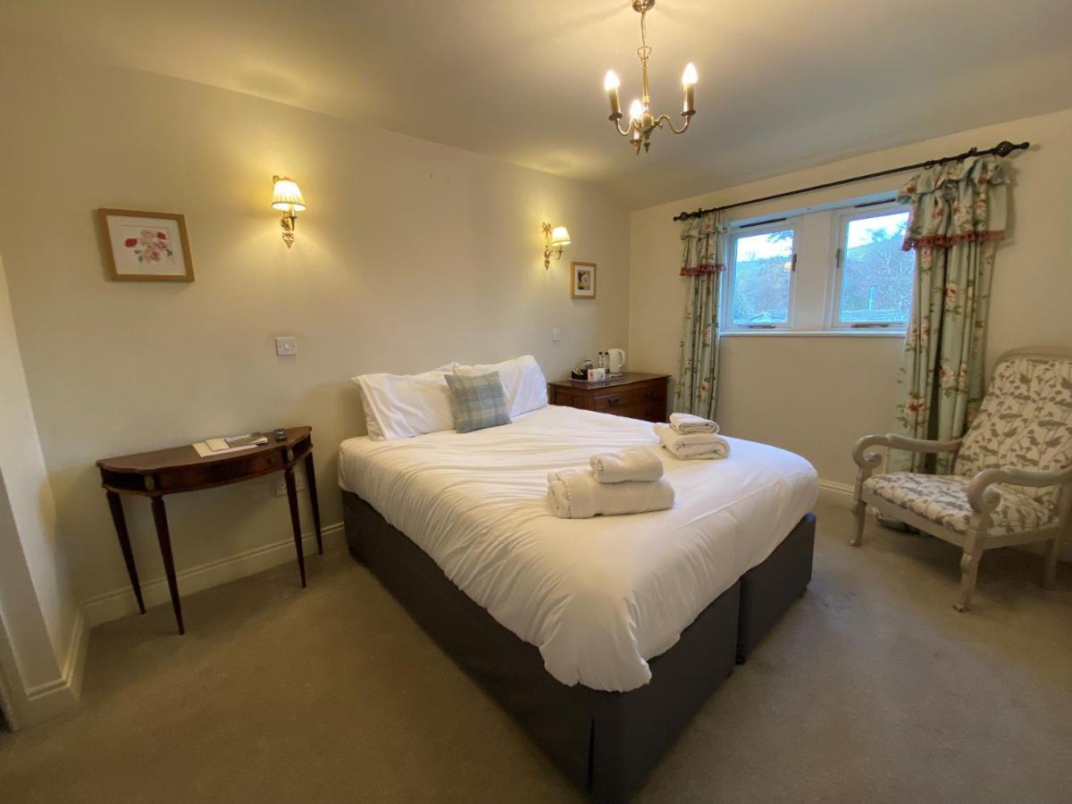 The Red Lion & Manor House Hotel Burnsall Buitenkant foto