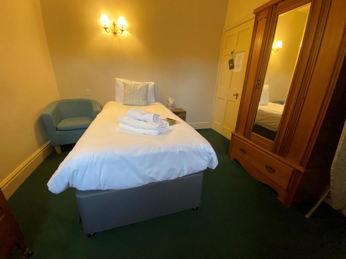 The Red Lion & Manor House Hotel Burnsall Buitenkant foto